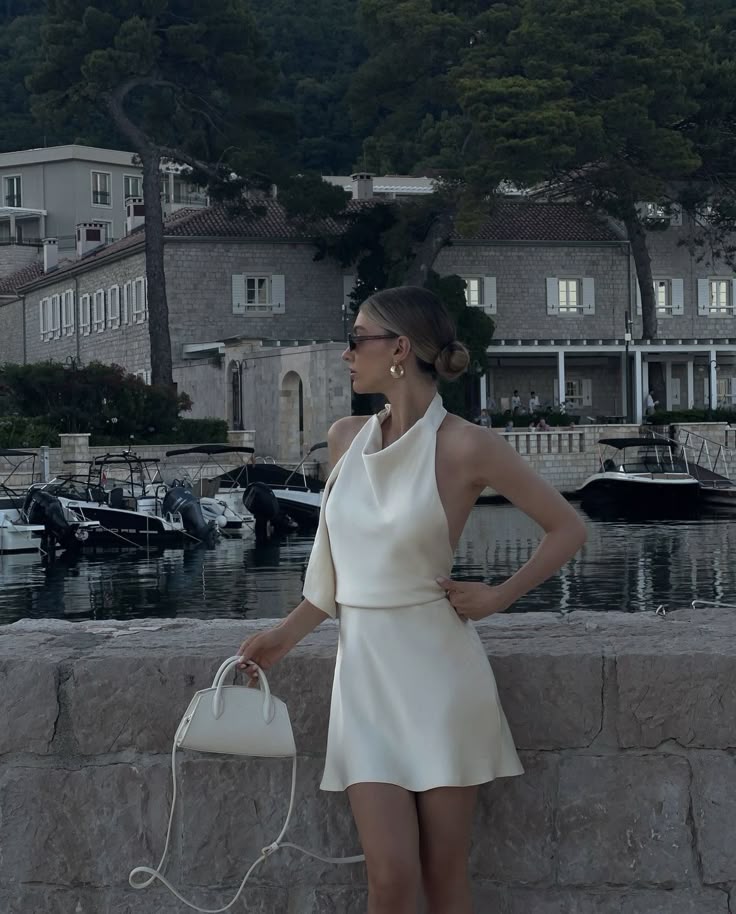 Chic Fitted Halter Neck Sleeveless Open Back Ivory Mini Prom Dress