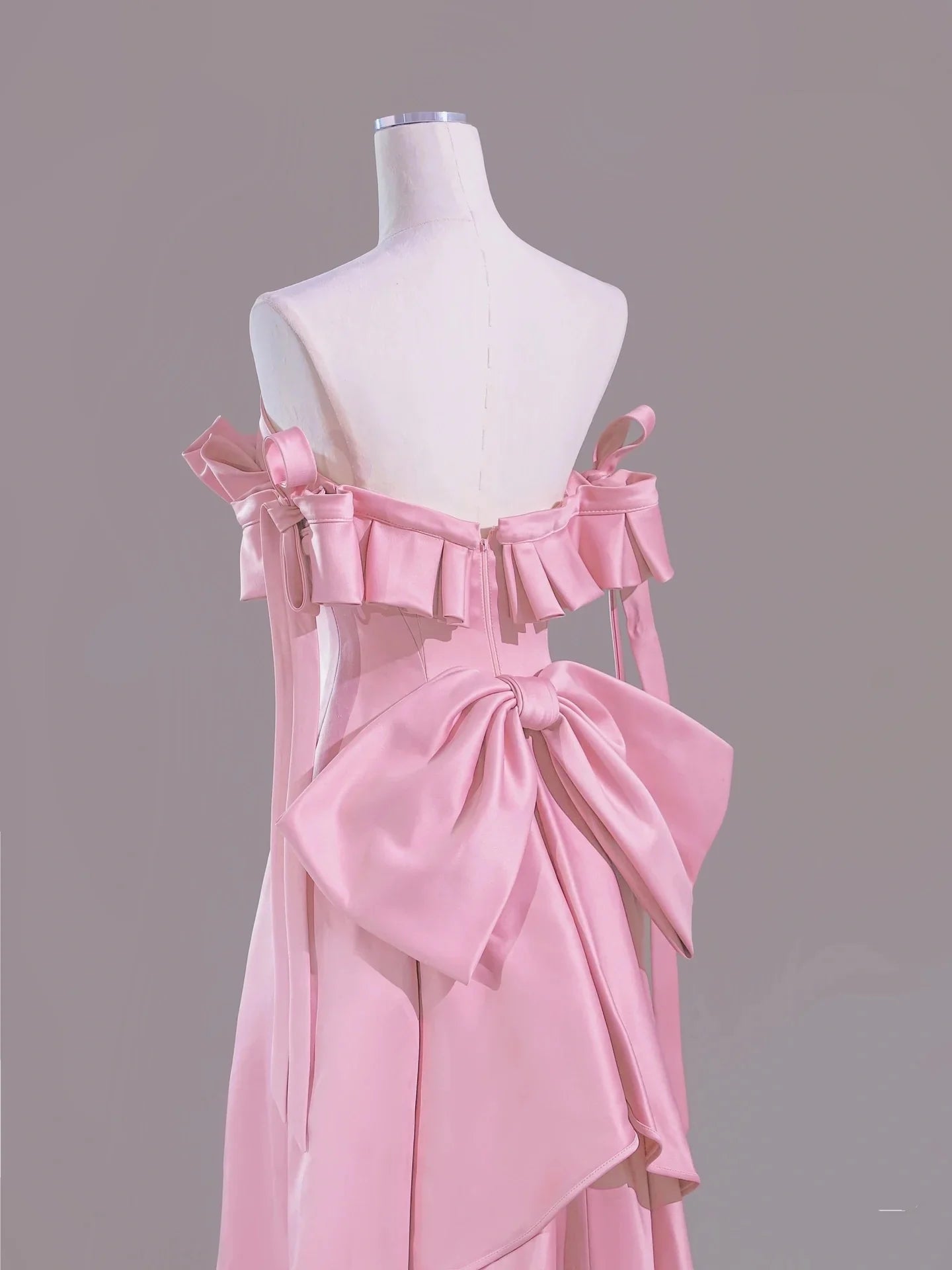 Romantic A-Line Sleeveless Bow-Detailed Blush Pink Satin Long Prom Dresses