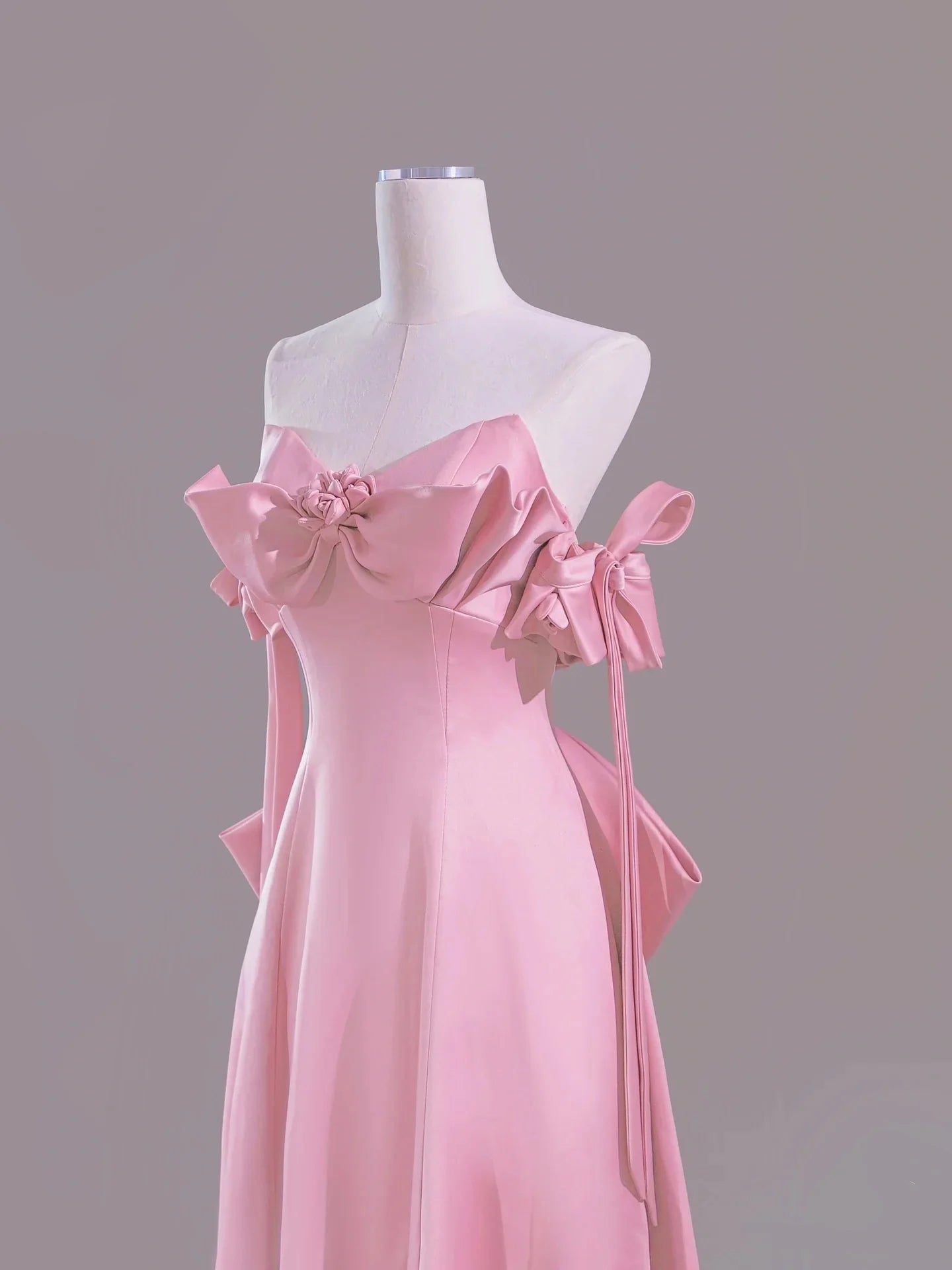 Romantic A-Line Sleeveless Bow-Detailed Blush Pink Satin Long Prom Dresses