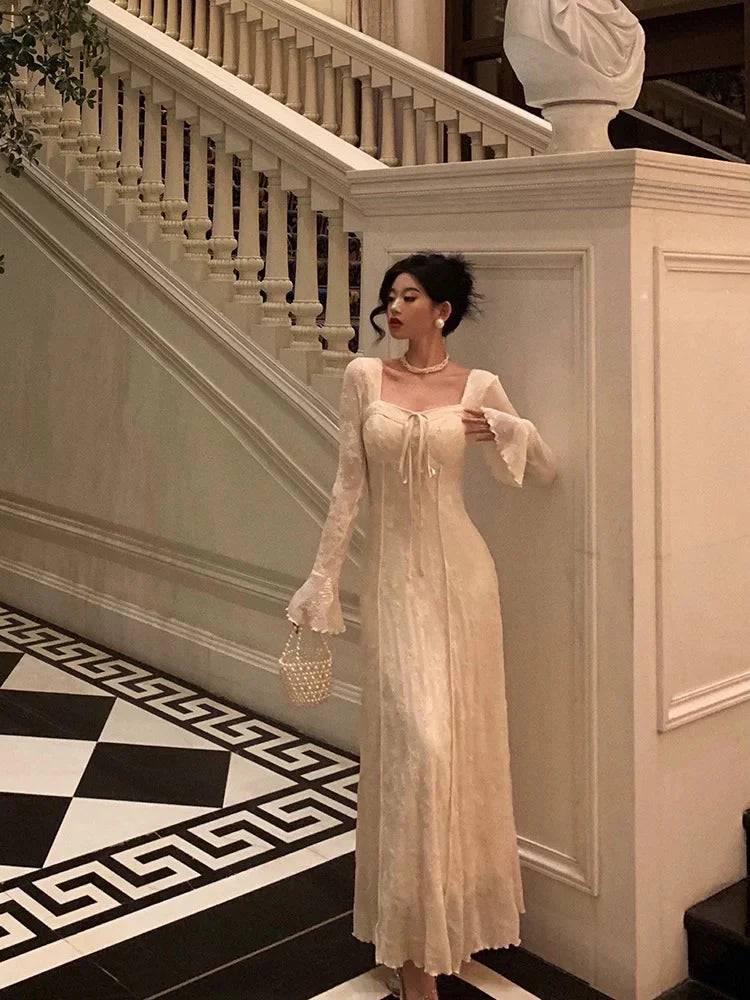 Vintage A-Line Sweetheart-Neck Long-Sleeved Lace Ivory Long Evening Dresses